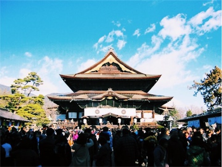 初詣の際の神社の混み方は尋常ではない