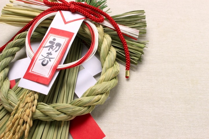 神社によくある御神木のしめ縄