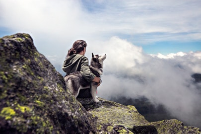 太古から犬と人間は友達だった！世界最古の犬の壁画が物語るものとはのアイキャッチ画像