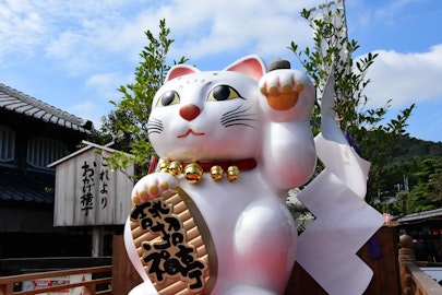 9月29日は「招き猫」の日!縁起物になった理由とおすすめスポットのアイキャッチ画像