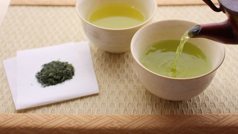 【獣医師監修】犬や猫に緑茶を与えていいの?考えられる危険性とはのアイキャッチ画像