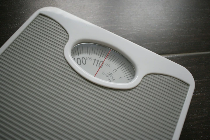 短頭種気道症候群,鼻ぺちゃ,体温,パンティング,呼吸,好発犬種,症状,治療,予防